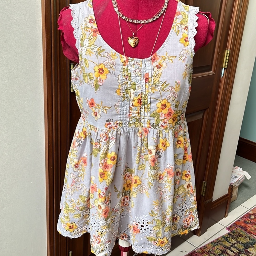 Lauren Conrad  Floral tank top  Light blue yellow peach  Excellent Cond. Size XS
